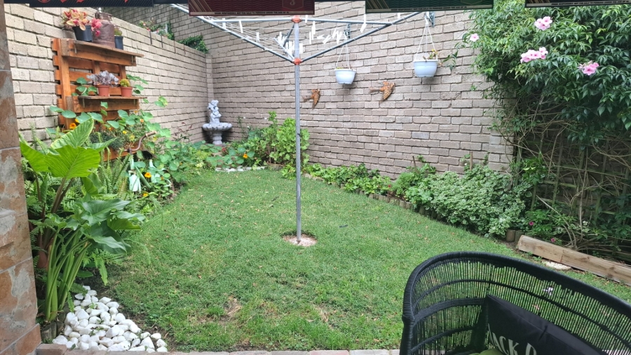 3 Bedroom Property for Sale in Heiderand Western Cape